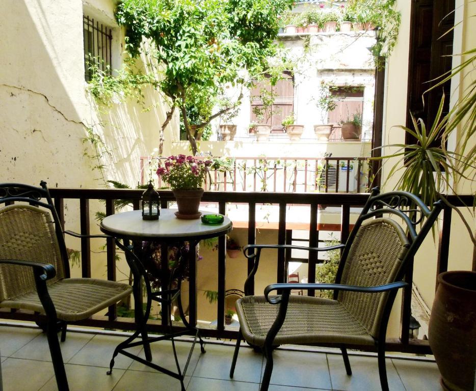 Madonna Studios Chania  Bilik gambar