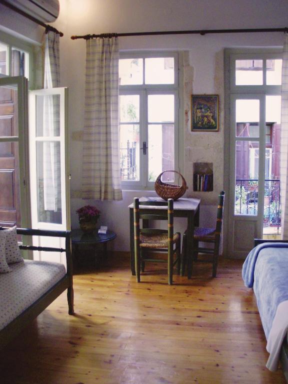 Madonna Studios Chania  Bilik gambar