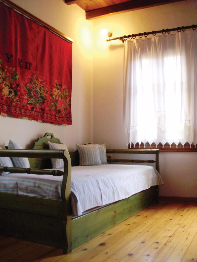Madonna Studios Chania  Bilik gambar