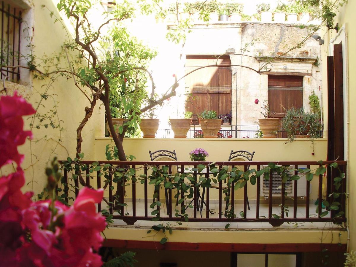 Madonna Studios Chania  Bilik gambar