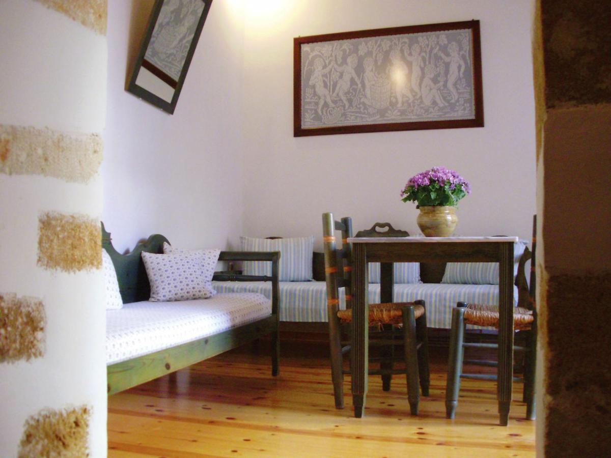 Madonna Studios Chania  Bilik gambar